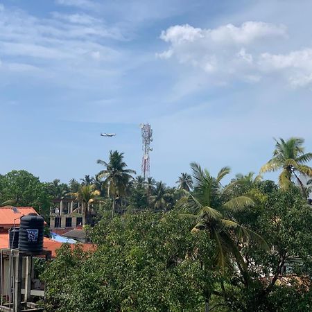 Lucky Transit Hotel - Katunayake Airport Екстер'єр фото