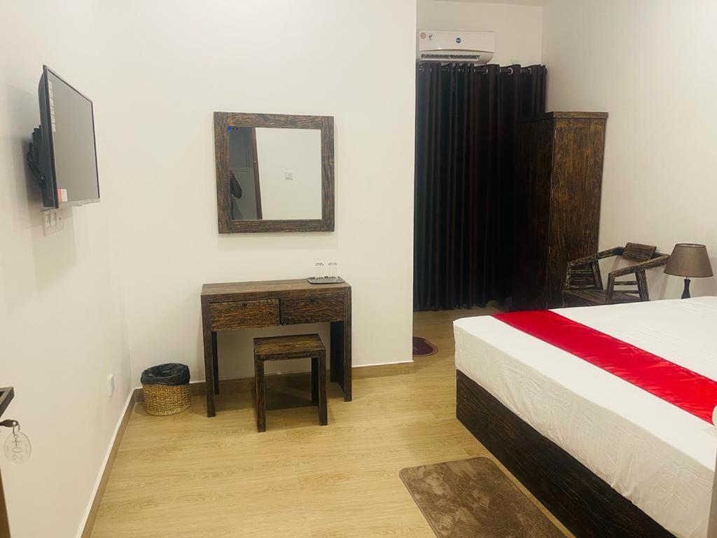 Lucky Transit Hotel - Katunayake Airport Екстер'єр фото