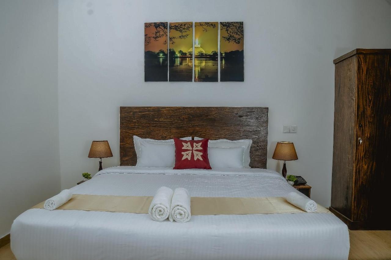 Lucky Transit Hotel - Katunayake Airport Екстер'єр фото