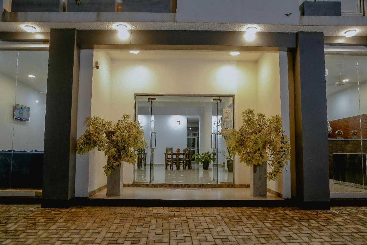 Lucky Transit Hotel - Katunayake Airport Екстер'єр фото