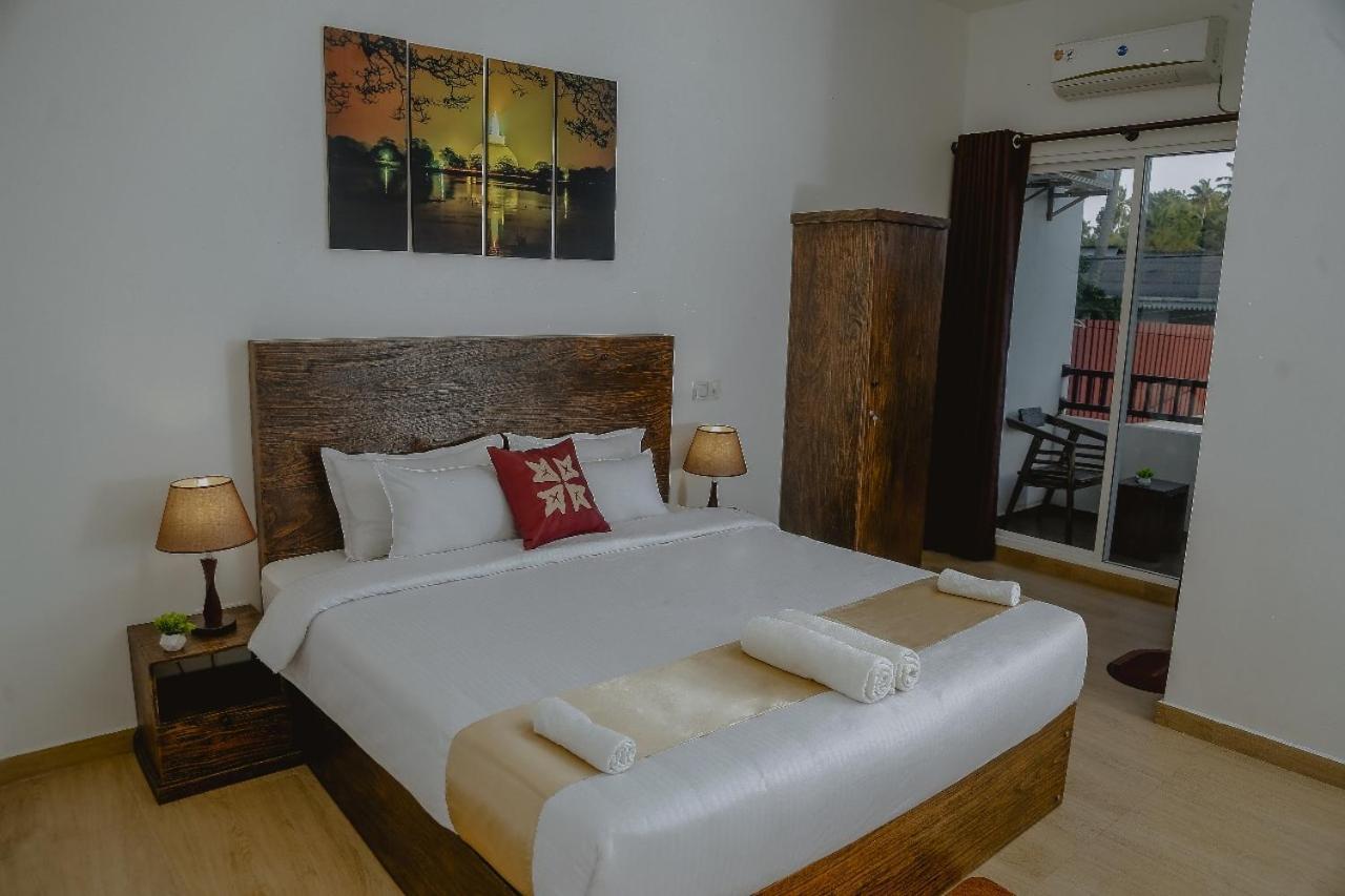 Lucky Transit Hotel - Katunayake Airport Екстер'єр фото